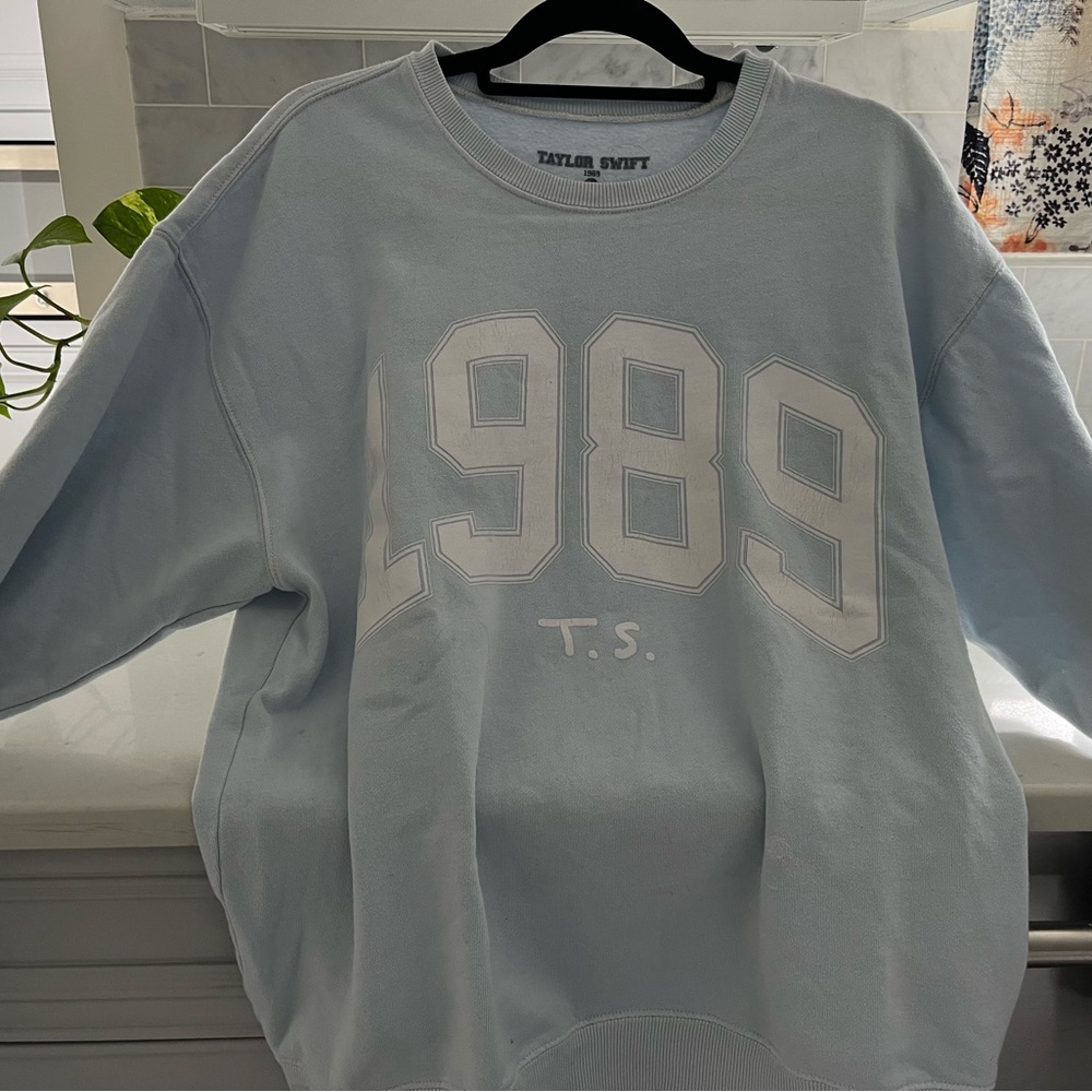 Taylor swift 1989 light blue sweatshirt